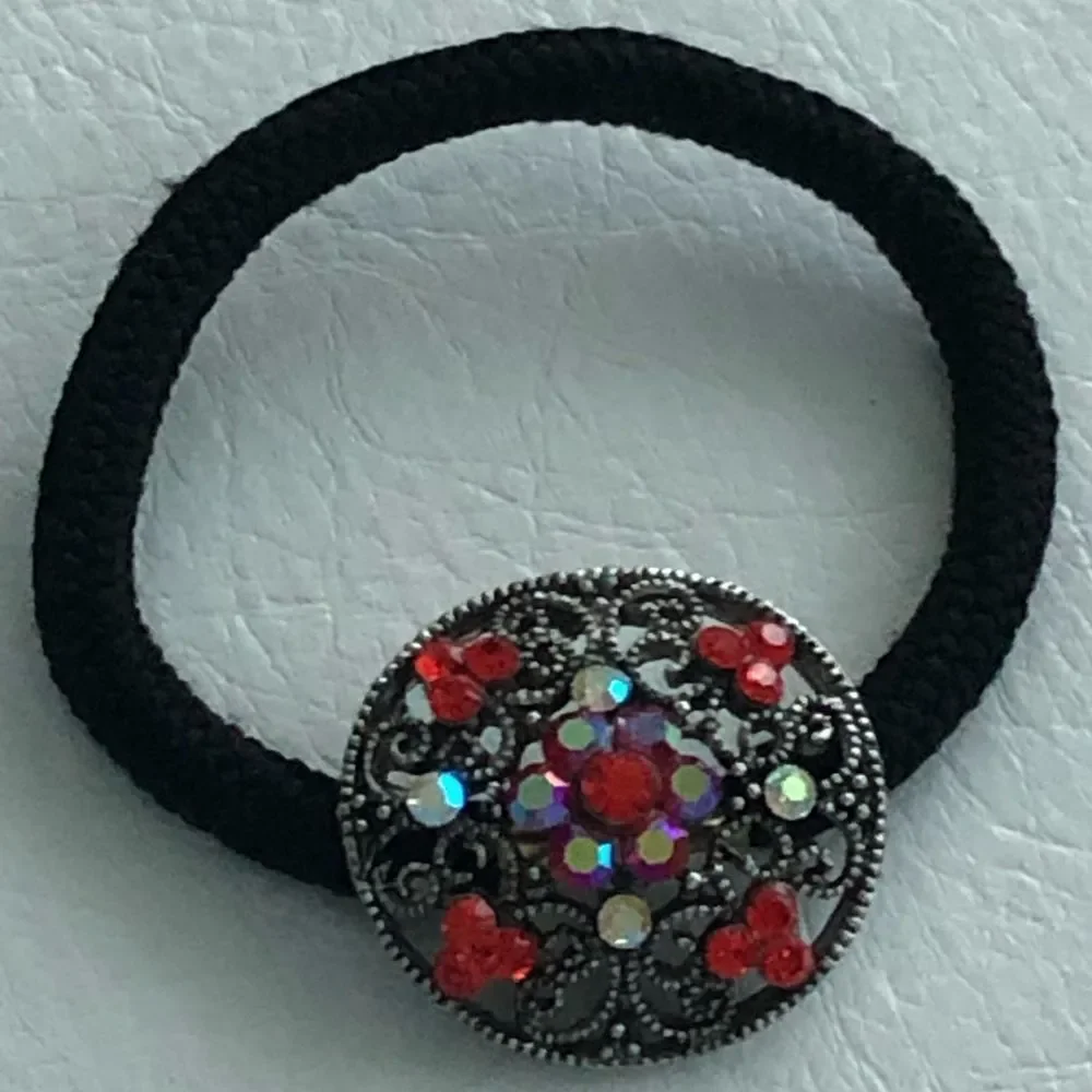 RHINESTONE AND METAL ELASTIC PONYTAIL HOLDER